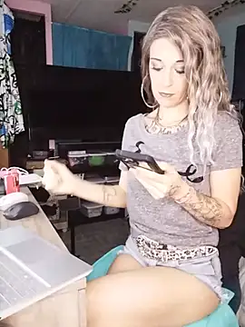 LashOutHeartlessP Show in webcam