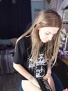 LashOutHeartlessP's Webcam Show