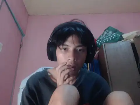 Kyoshi_19 Adlı Modelin Web Kamerası Şovu