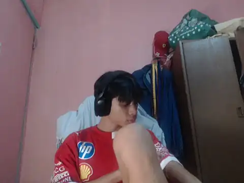 Kyoshi_19 Adlı Modelin Web Kamerası Şovu
