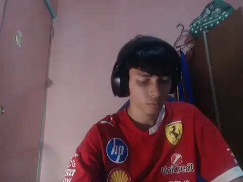 Kyoshi_19 Adlı Modelin Web Kamerası Şovu