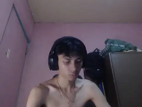 Kyoshi_19 Adlı Modelin Web Kamerası Şovu