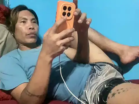 Show modela YourTopweng na web-kameri