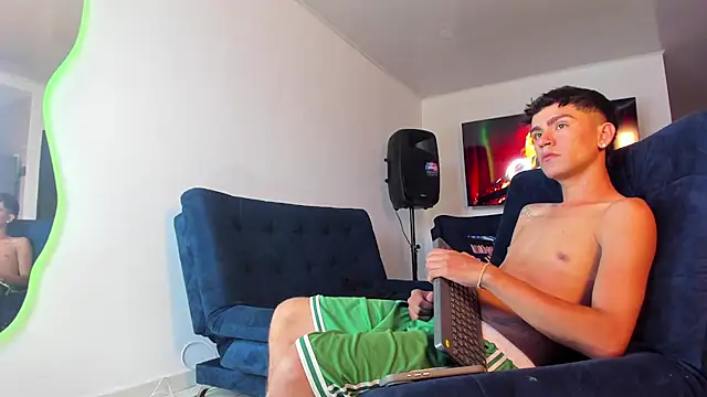 Steven_baby69 网络视讯表演