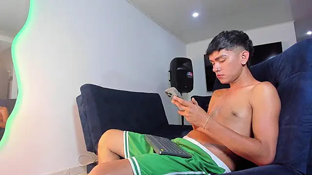 Steven_baby69 在線直播表演