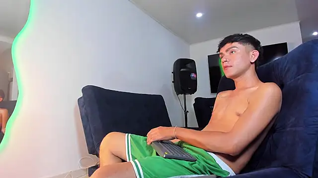 Steven_baby69 网络视讯表演