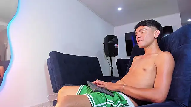 Steven_baby69 网络视讯表演