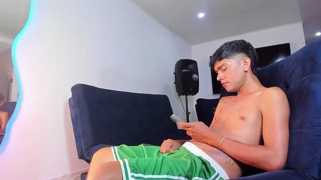 Steven_baby69 网络视讯表演