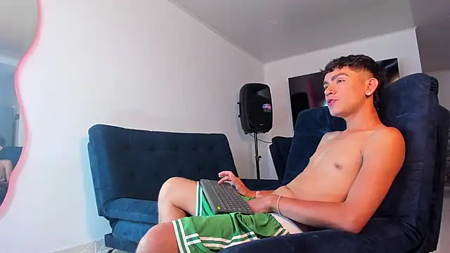Steven_baby69 Adlı Modelin Web Kamerası Şovu
