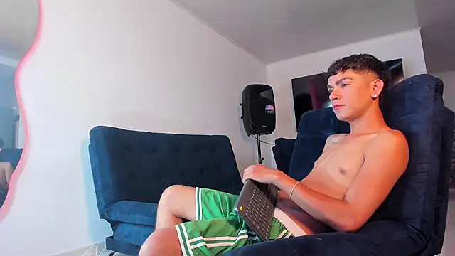 Steven_baby69 Pertunjukan Webcam
