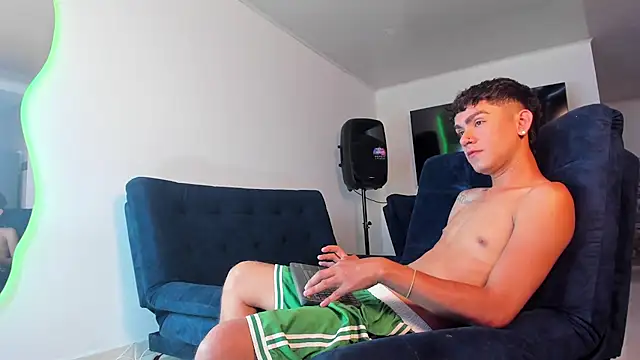 Steven_baby69 Adlı Modelin Web Kamerası Şovu