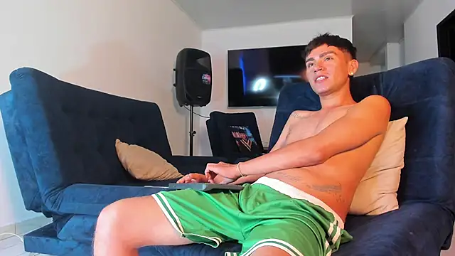 Steven_baby69 网络视讯表演
