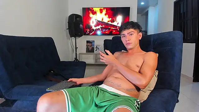 Steven_baby69 网络视讯表演