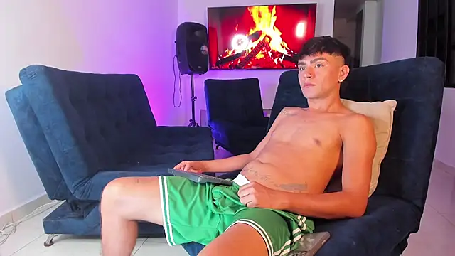Steven_baby69's Webcam Show