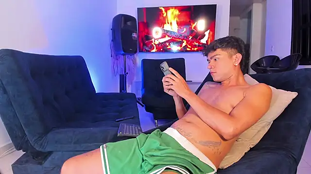 Steven_baby69 网络视讯表演
