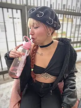 Sallem_Pink Webcam-Show