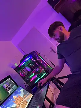 Maxi_52@xh Show Webcam