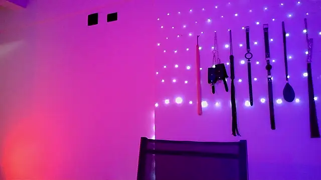 nina_kink 在線直播表演