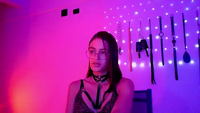 nina_kink Pertunjukan Webcam