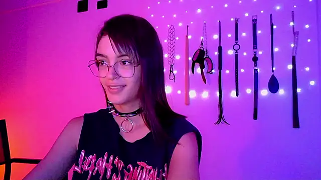 nina_kink: διαδικτυακό σόου στην κάμερα