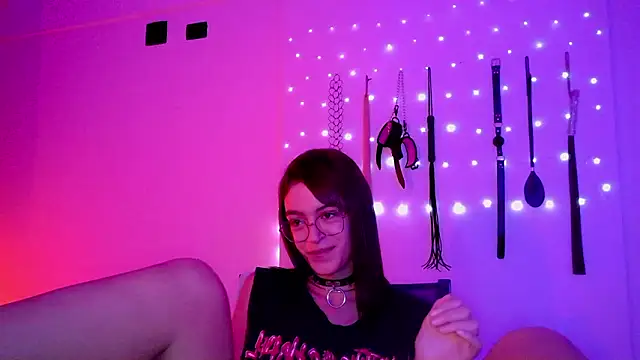 nina_kink – Kamerová šou