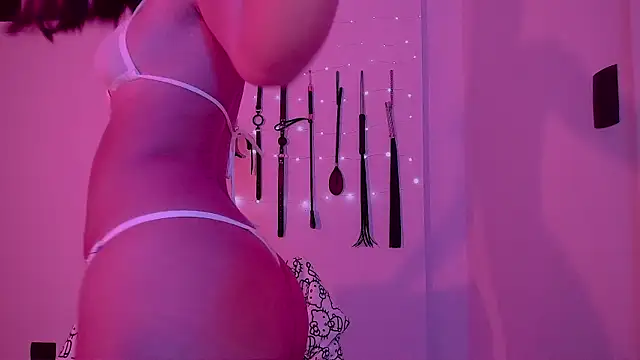 nina_kink – Kamerová šou
