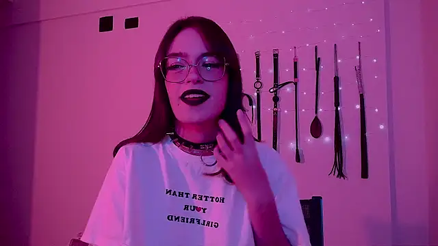 Pokazy przed kamerką – nina_kink