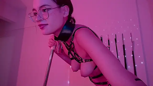 nina_kinkn Webbikameraesitys