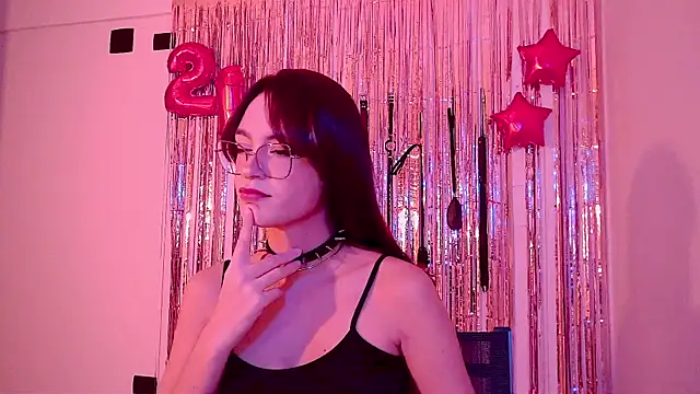 nina_kinkn Webbikameraesitys
