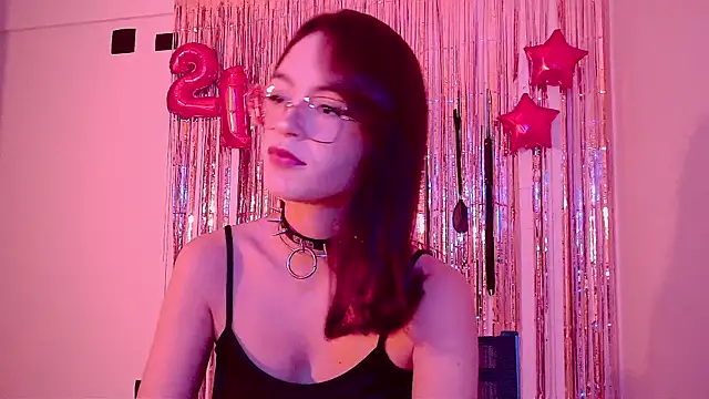 הופעת וובקאם של nina_kink