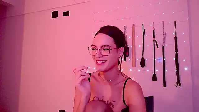 הופעת וובקאם של nina_kink