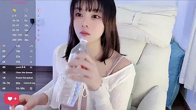 peachy_kiss' Webcam Show