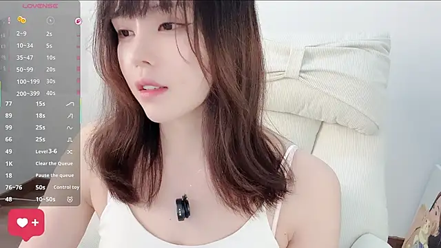 peachy_kiss' Webcam Show
