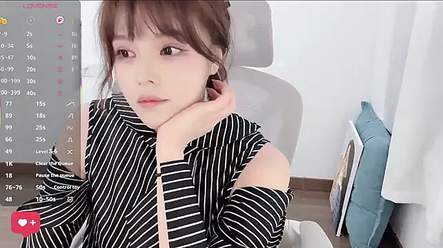 peachy_kiss' Webcam Show