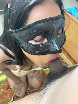 Show modela KAMUKH-NEHA-SEXY na web-kameri