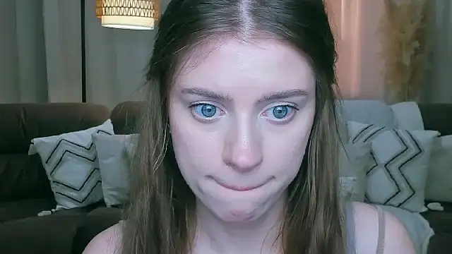 Erica_Kiss: απευθείας συνομιλία ΧΧΧ
