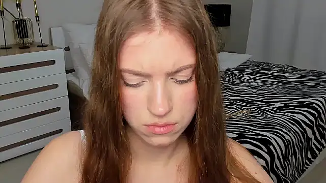 Erica_Kiss 现场XXX聊天