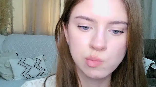 Erica_Kiss লাইভ চ্যাট রুম
