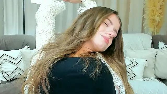 Erica_Kiss Adlı Modelin Canlı XXX Sohbeti