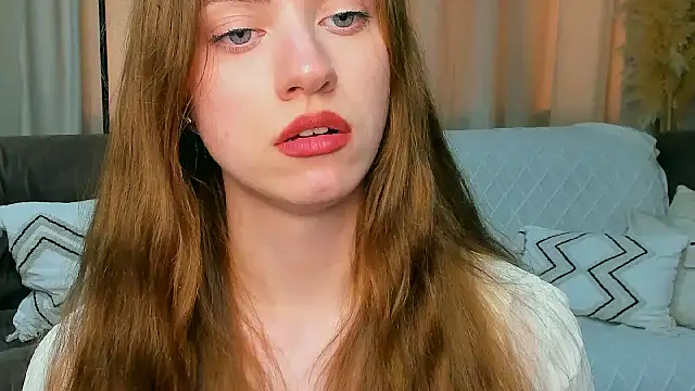 Erica_Kiss: απευθείας συνομιλία ΧΧΧ