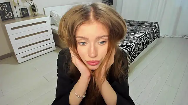 Erica_Kiss 现场XXX聊天