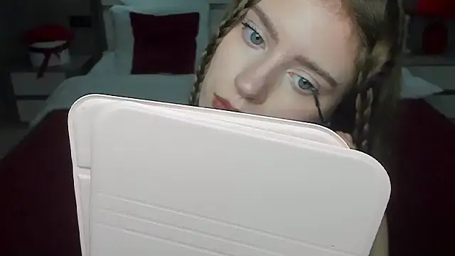 XXX chat uživo modela Erica_Kiss