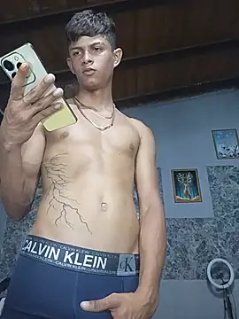 God_Eros_23cm Show in webcam