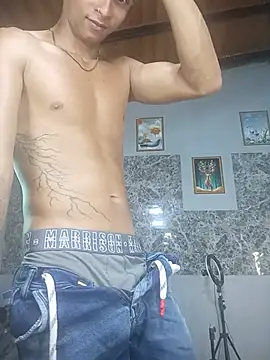 God_Eros_23cm: διαδικτυακό σόου στην κάμερα