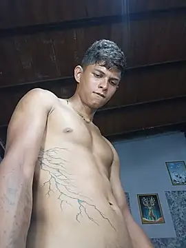 Pokazy przed kamerką – God_Eros_23cm