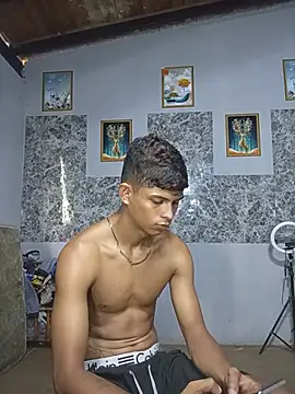 God_Eros_23cm Show in webcam