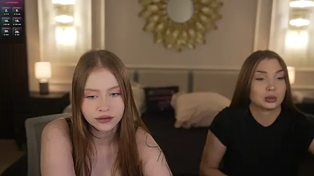 Esmie_Smile's Live XXX Chat