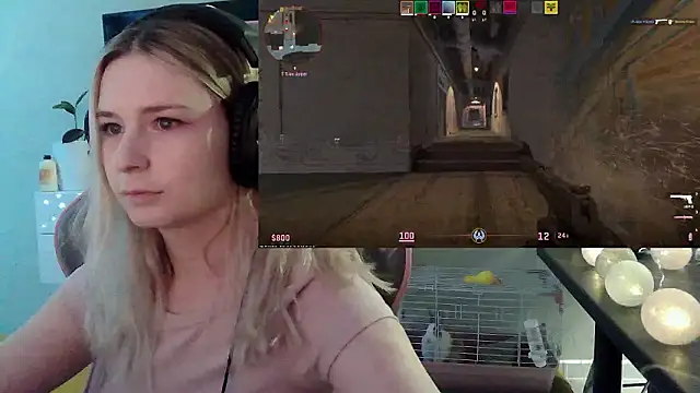 VladaLevine webkamerás műsora