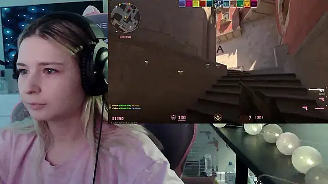 Show modela VladaLevine na web-kameri