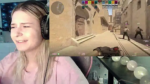 VladaLevine Pertunjukan Webcam